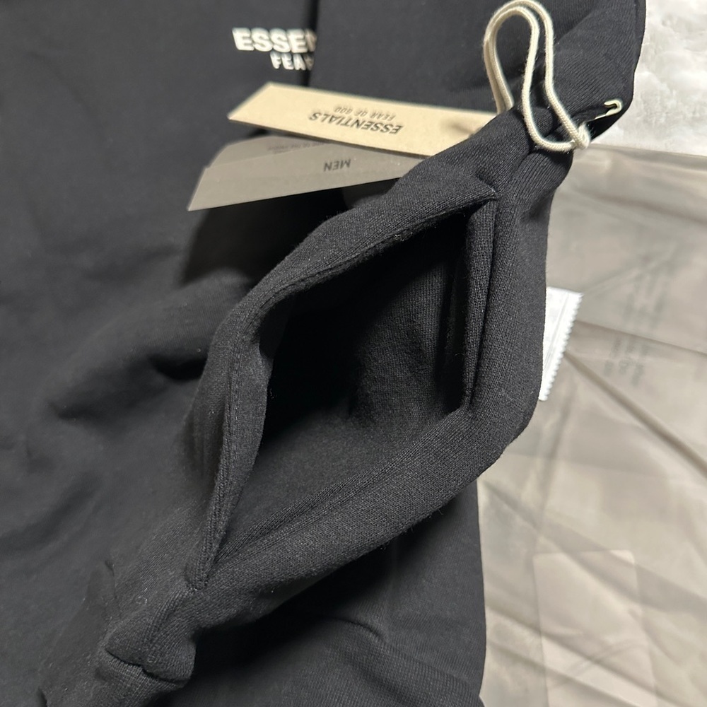 Fear of God Essentials Black Pullover Hoodie – Size XL – New With Tags – 2024 - Picture 6 of 7